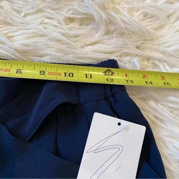 Lululemon Noir Crop True Navy Pants 6 - Picture 7 of 11